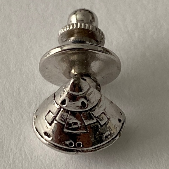 Vintage 60s NASA Apollo Space Age Silver Tone Tie Tack Pin - Picture 2 of 4